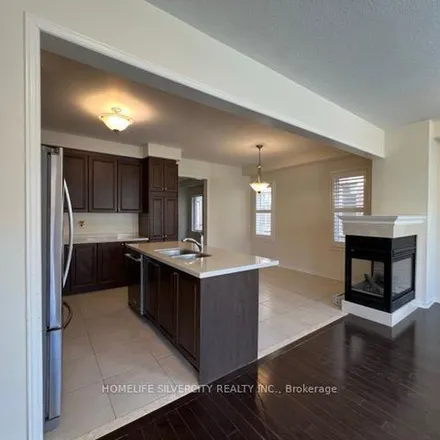 Rent this 4 bed apartment on 1278 Blencrowe Crescent in Newmarket, ON L3Y 0B3