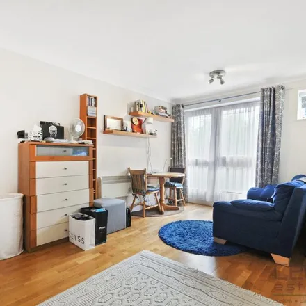Rent this studio apartment on Lyncroft Gardens in Finchley Road, London