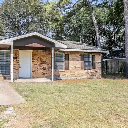 Buy this 3 bed house on 906 West 3rd Street in Hearne, TX 77859