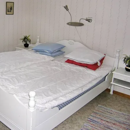 Rent this 2 bed house on Kalv in 512 61 Svenljunga kommun, Sweden
