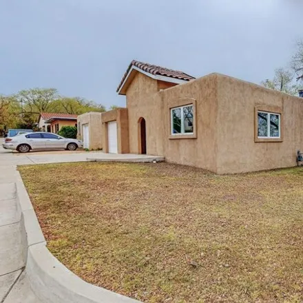 Image 3 - Strong-Thorne Funeral Services, Coal Avenue Southeast, Albuquerque, NM 87131, USA - House for sale