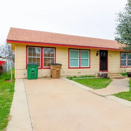 Image 2 - 3279 Webster Street, San Angelo, TX 76901, USA - House for sale