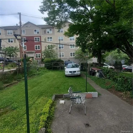 Image 2 - 6 Whelan Place, City of Yonkers, NY 10703, USA - House for sale