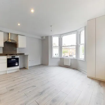 Rent this 1 bed apartment on 22 Temple Road in London, CR0 1HT