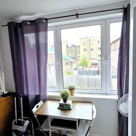 Image 4 - London, E1 2LP, United Kingdom - Apartment for rent