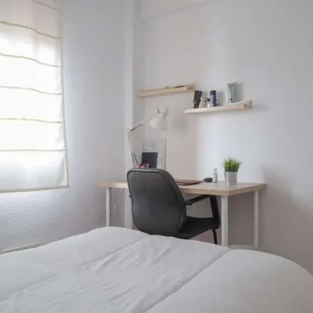 Rent this 4 bed apartment on Madrid in Calle del Arroyo Fontarrón, 153
