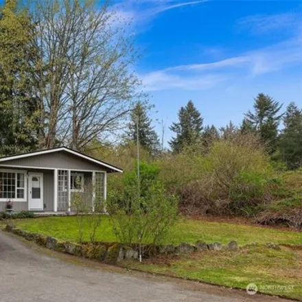 Buy this 4 bed house on 16205 Southeast Petrovitsky Road in Renton, WA 98058