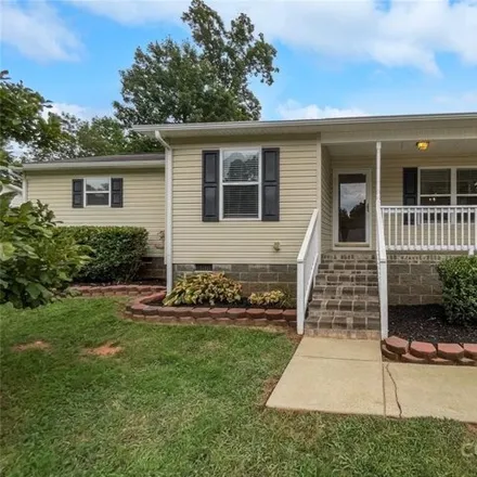 Buy this 3 bed house on 2519 Saluda Dr in Gastonia, North Carolina