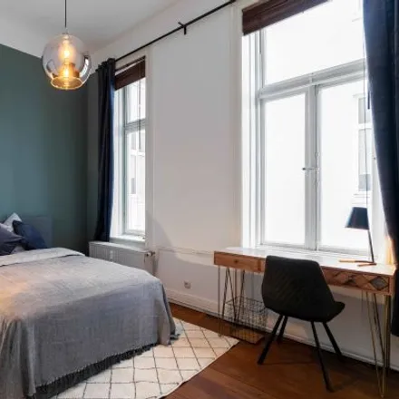 Rent this 7 bed room on Sierichstraße 16 in 22301 Hamburg, Germany