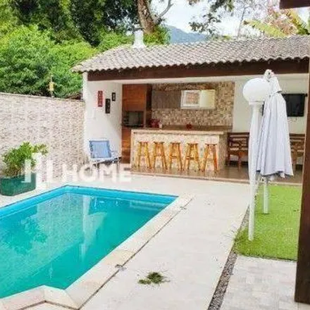 Buy this 3 bed house on Rua 34 in Serra Grande, Niterói - RJ