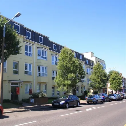 Rent this 2 bed apartment on Station Road in Leigh on Sea, SS0 8SP