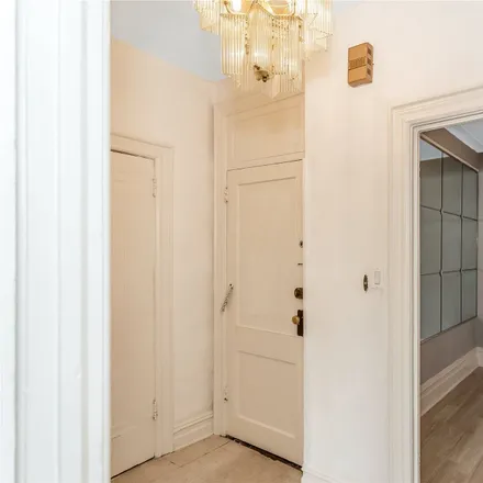 Image 7 - 14-29 26th Avenue, New York, NY 11102, USA - Townhouse for sale