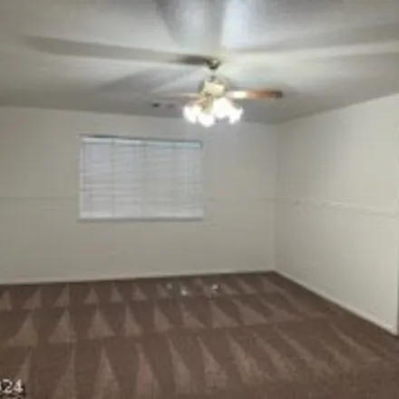 Image 8 - 723 Peregrine Falcon Street, Henderson, NV 89015, USA - House for rent