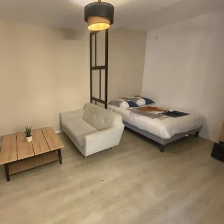 Rent this 1 bed apartment on 64000 Pau