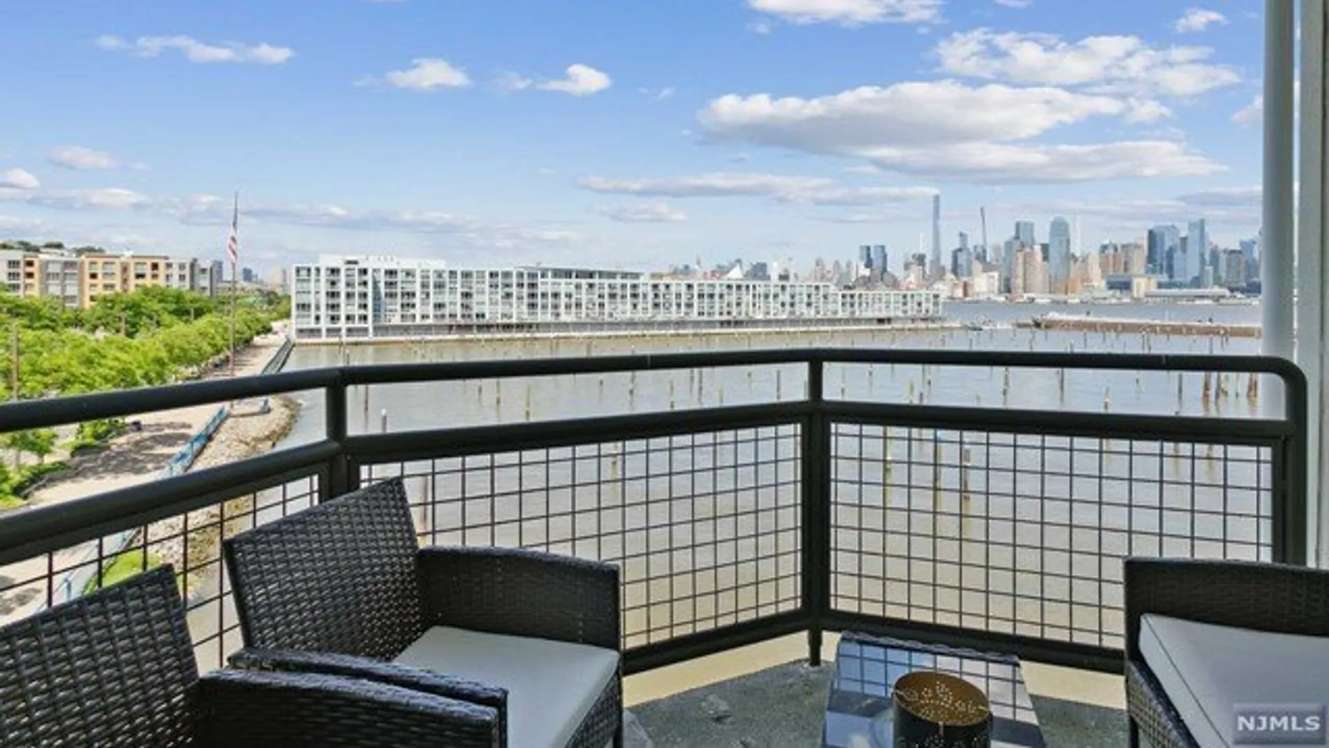 Lincoln Harbor Yacht Club, Hudson River Waterfront Walkway, Weehawken, NJ 07086, USA | 1 bed condo for rent
