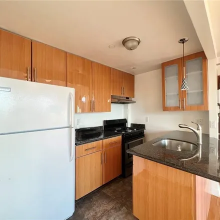 Image 6 - 6404 Bay Parkway, New York, NY 11204, USA - Condo for sale