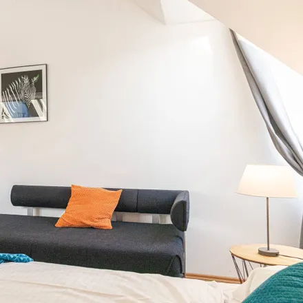 Rent this 4 bed apartment on Stanislausgasse 9 in 1030 Vienna, Austria