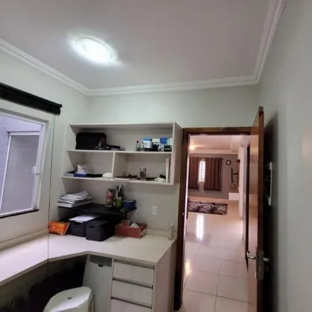 Buy this 3 bed house on Rua Sérvula Assunção in Antares, Londrina - PR