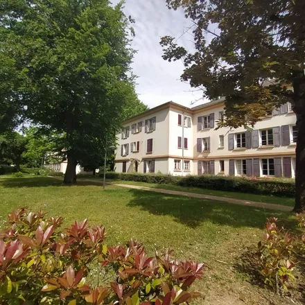 Rent this 1 bed apartment on Centre d'incendie et de secours de Gif-sur-Yvette in 16 Route de l'Abbaye, 91190 Gif-sur-Yvette