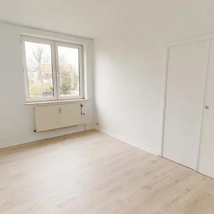 Rent this 2 bed apartment on Rue Albert et Marie-Louise Servais-Kinet - Albert en Marie-Louise Servais-Kinetstraat 16 in 1200 Woluwe-Saint-Lambert - Sint-Lambrechts-Woluwe, Belgium
