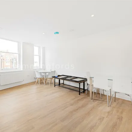 Image 4 - Childs Hill / Cricklewood Lane, Finchley Road, Childs Hill, London, NW11 8DP, United Kingdom - Room for rent