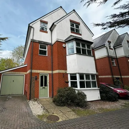 Rent this 4 bed house on 1 Sunderland Avenue in Oxford, OX2 8DS