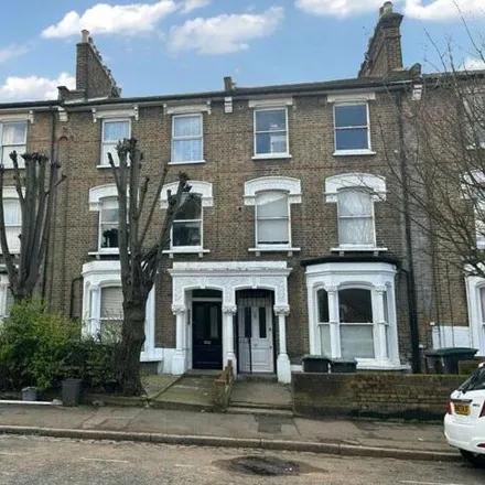 Buy this 6 bed townhouse on 9 Oxford Road in London, N4 3HA