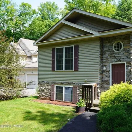 Buy this 3 bed house on 406 Lakewood Drive in Salem Township, PA 18436