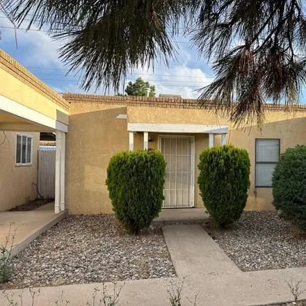 Image 1 - 4618 Zuni Road Southeast, Albuquerque, NM 87108, USA - House for rent