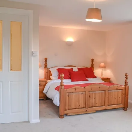 Rent this 3 bed townhouse on Ripple in CT14 8JQ, United Kingdom