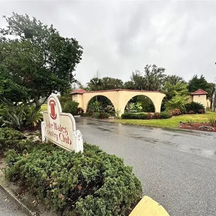 Buy this 2 bed condo on Lake Wales Country Club in 2925 Clubhouse Drive, Lake Wales