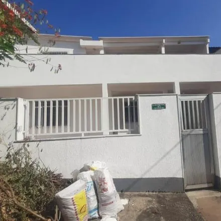 Rent this 5 bed house on Alameda Corretores in Campos Elyseos, Duque de Caxias - RJ
