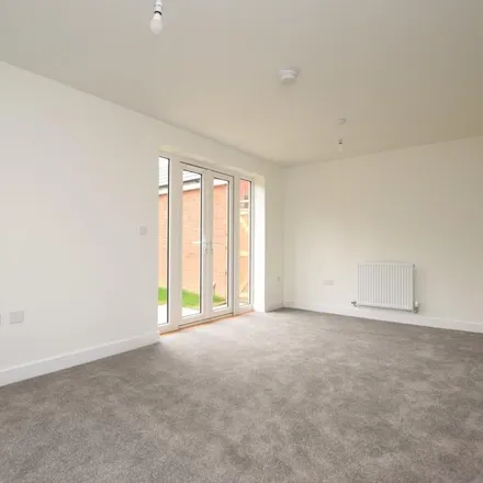 Image 4 - unnamed road, Nuneaton and Bedworth, CV10 9RN, United Kingdom - House for rent