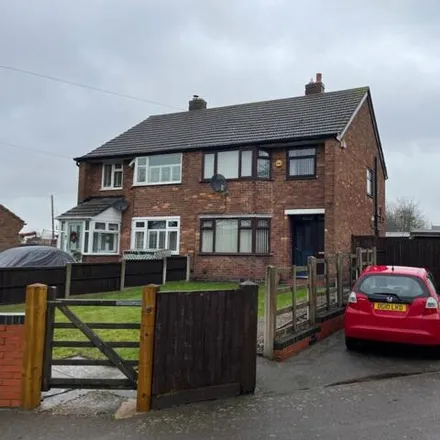 Buy this 3 bed duplex on Walnut Close in Broughton Astley, LE9 6PY
