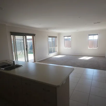 Rent this 3 bed apartment on Lowery Court in Maryborough VIC 3465, Australia