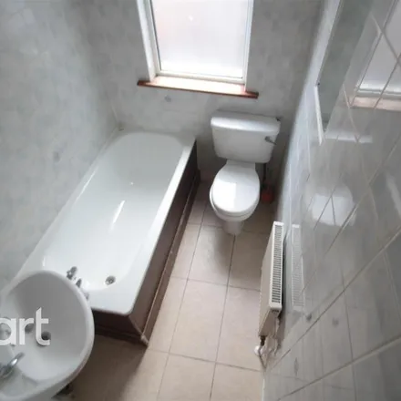 Image 3 - Ashburnham Road, Luton, LU1 1JZ, United Kingdom - House for rent