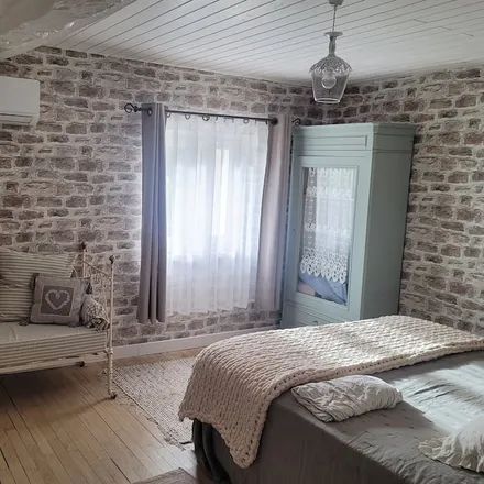 Rent this 3 bed house on 24420 Savignac-les-Églises