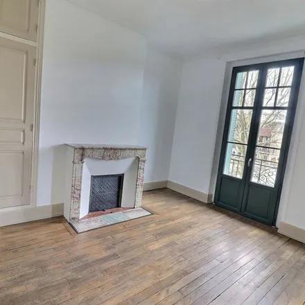 Rent this 4 bed apartment on 1 Avenue Émile Bouyssou in 46100 Figeac, France