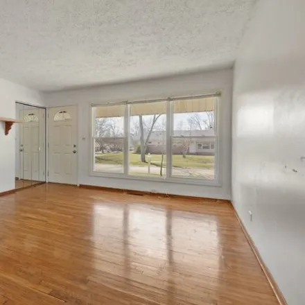 Image 7 - 570 Newark Lane, Hoffman Estates, Schaumburg Township, IL 60169, USA - House for sale