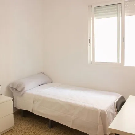 Rent this 4 bed apartment on Talleres Miguel Heras in Carrer d'Higinio Noja (Professor), 46023 Valencia