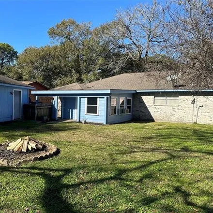 Image 7 - 126 Emerald Drive, Clute, TX 77531, USA - House for sale