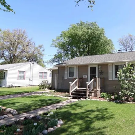 Buy this 2 bed house on 1289 Bouchard Avenue in Janesville, WI 53546