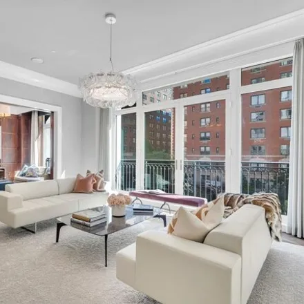 Image 3 - 1110 Park Avenue, New York, NY 10128, USA - Condo for sale