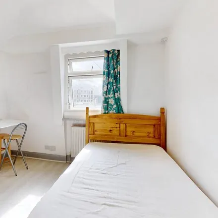 Rent this studio apartment on Franchi in Gray's Inn Road, London