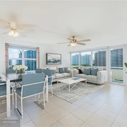 Image 2 - 3200 Northeast 36th Street, Fort Lauderdale, FL 33308, USA - Condo for sale