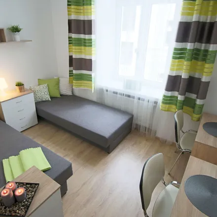 Rent this 5 bed room on Legionów 40 in 91-069 Łódź, Poland
