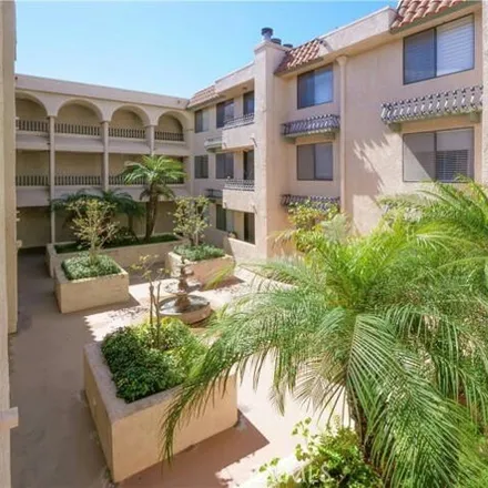 Buy this 2 bed condo on unnamed road in Los Angeles, CA 90009