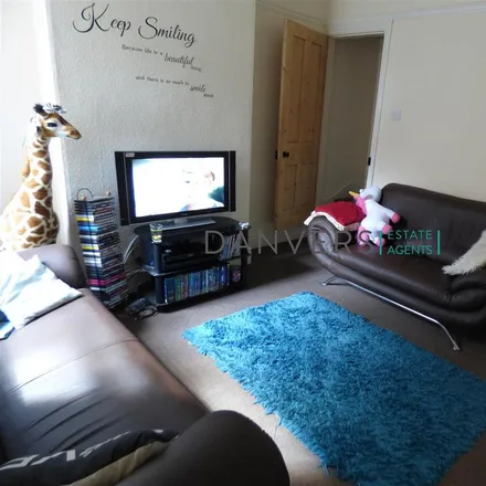 Rent this 3 bed townhouse on Browning Street in Leicester, LE3 0JW