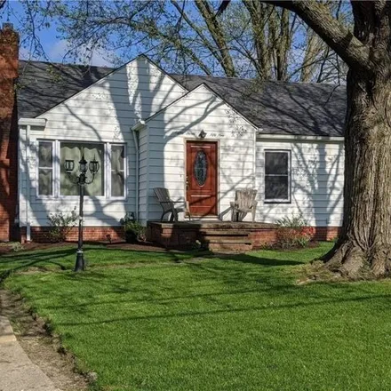 Rent this 3 bed house on 8759 Columbia Rd in Olmsted Falls, Ohio