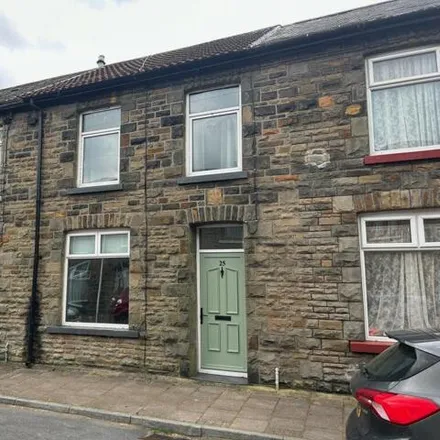 Rent this 3 bed townhouse on Lewis Street in Trehafod, CF37 2NH